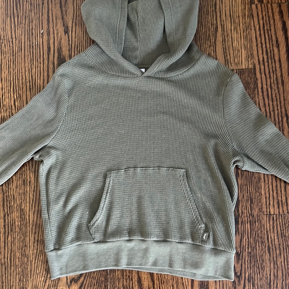 Aritzia TNA green lightweight hoodie, size small
